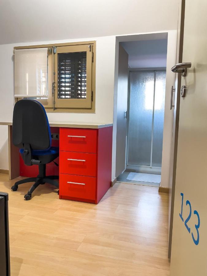 Leevin Student Barcelona Apartment Ngoại thất bức ảnh