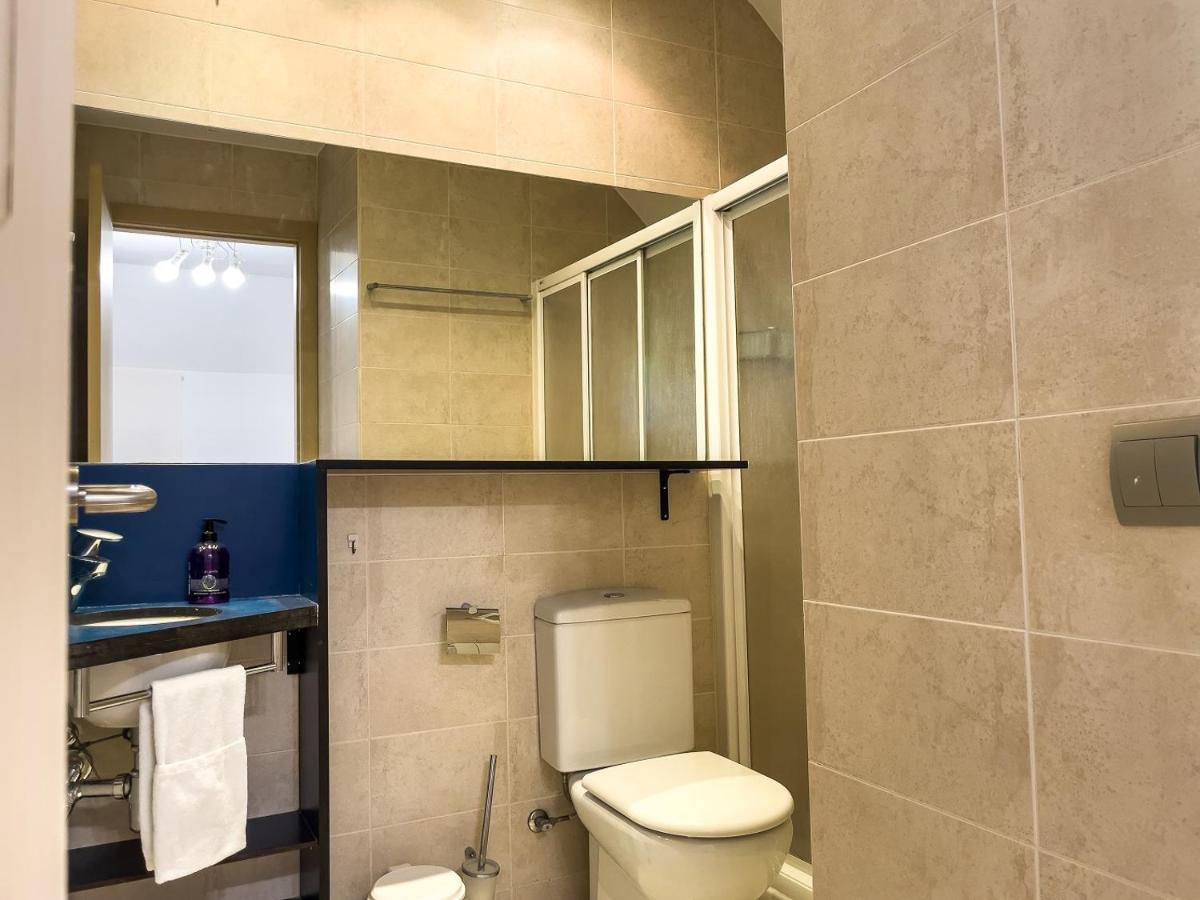 Leevin Student Barcelona Apartment Ngoại thất bức ảnh